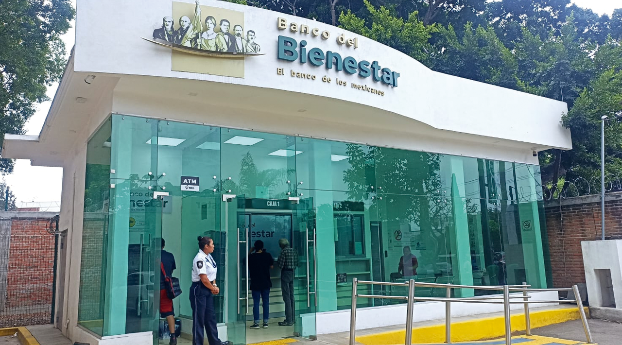 6 mil 400 beneficiados con el programa de adultos mayores, no han cambiado su tarjeta del bienestar, podrían quedarse sin su pensión