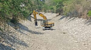 Comisión Estatal del Agua invierte más de 10 millones de pesos en limpieza de cauces para proteger a la ciudadanía