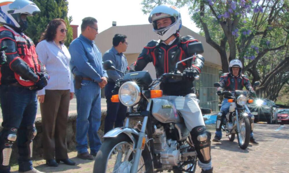 Donan dos motocicletas para reforzar la seguridad en la UAEM, posteriormente se donarán cámaras de videovigilancia.