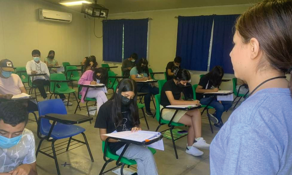 Este fin de semana se realizó el examen de admisión de nuevo ingreso para preparatorias incorporadas a la UAEM, solo un 2% no se presentaron, por lo cual perdieron su oportunidad del realizar su examen de ingreso