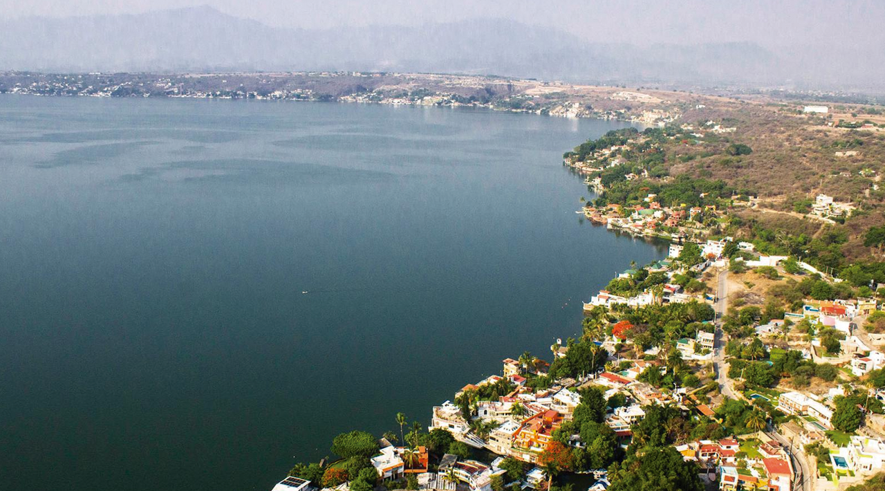 La Ola de calor beneficia a comerciantes de Tequesquitengo con el incremento de visitantes hasta en un 50 %