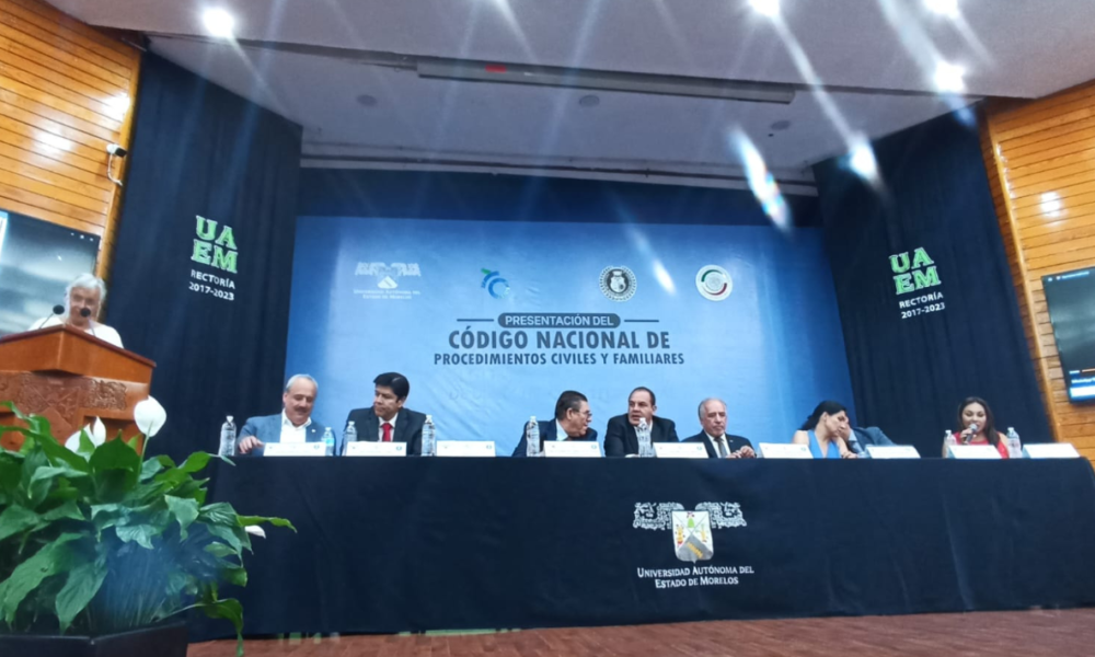 El gobernador Cuauhtémoc Blanco Bravo asiste a la presentación del nuevo Código Nacional de Procedimientos Civiles y Familiares en la UAEM