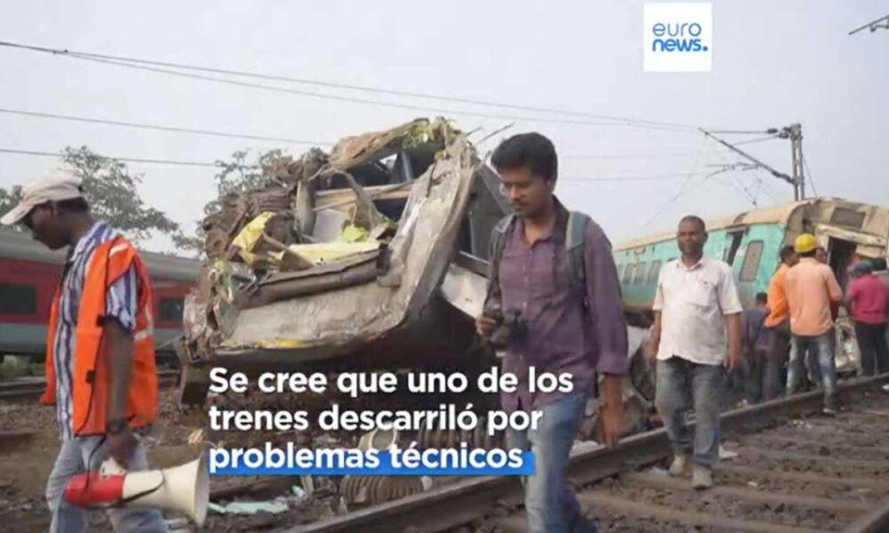 Choque de trenes provoca más de 200 muertos en la India