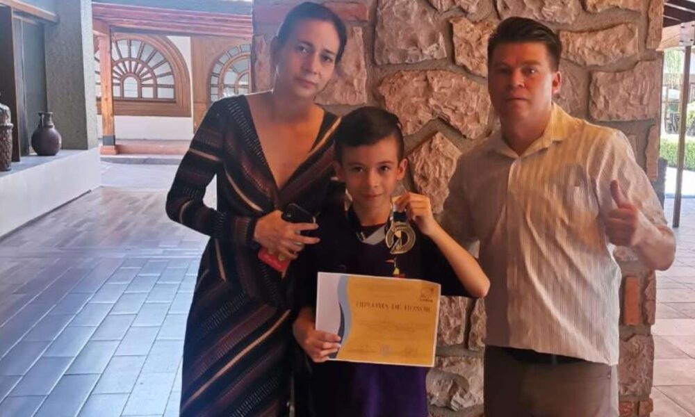 Obtuvo Derek Arturo, medalla de oro en la Olimpiada Nacional de Matemáticas para Alumnos de Primaria y Secundaria que se realizó en Querétaro