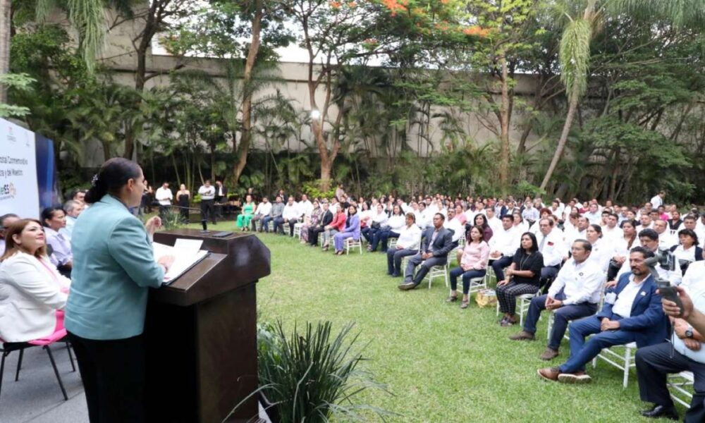 Cancelan desde Morelos timbre postal conmemorativo por el Día de la Maestra y del Maestro