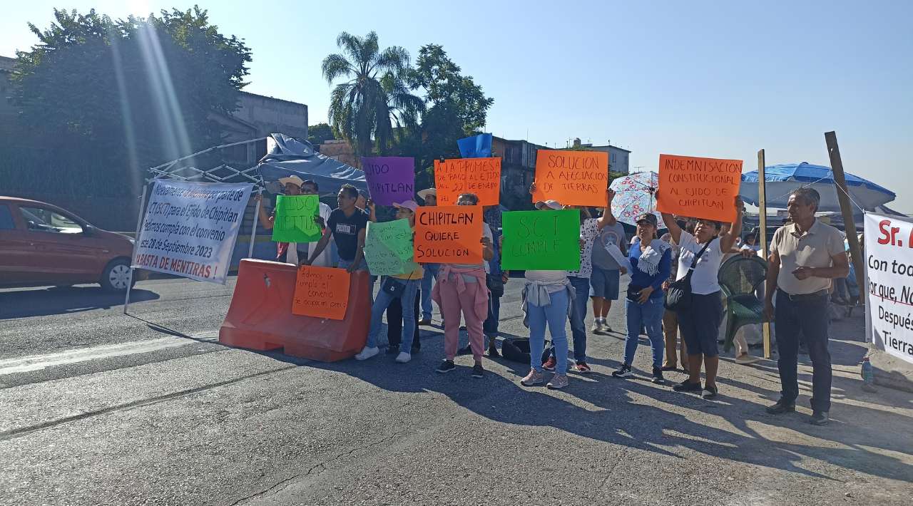 Ejidatarios de Chipitlán Bloquean Autopista México-Cuernavaca-Acapulco Exigiendo Cumplimiento de Convenio de Ocupación