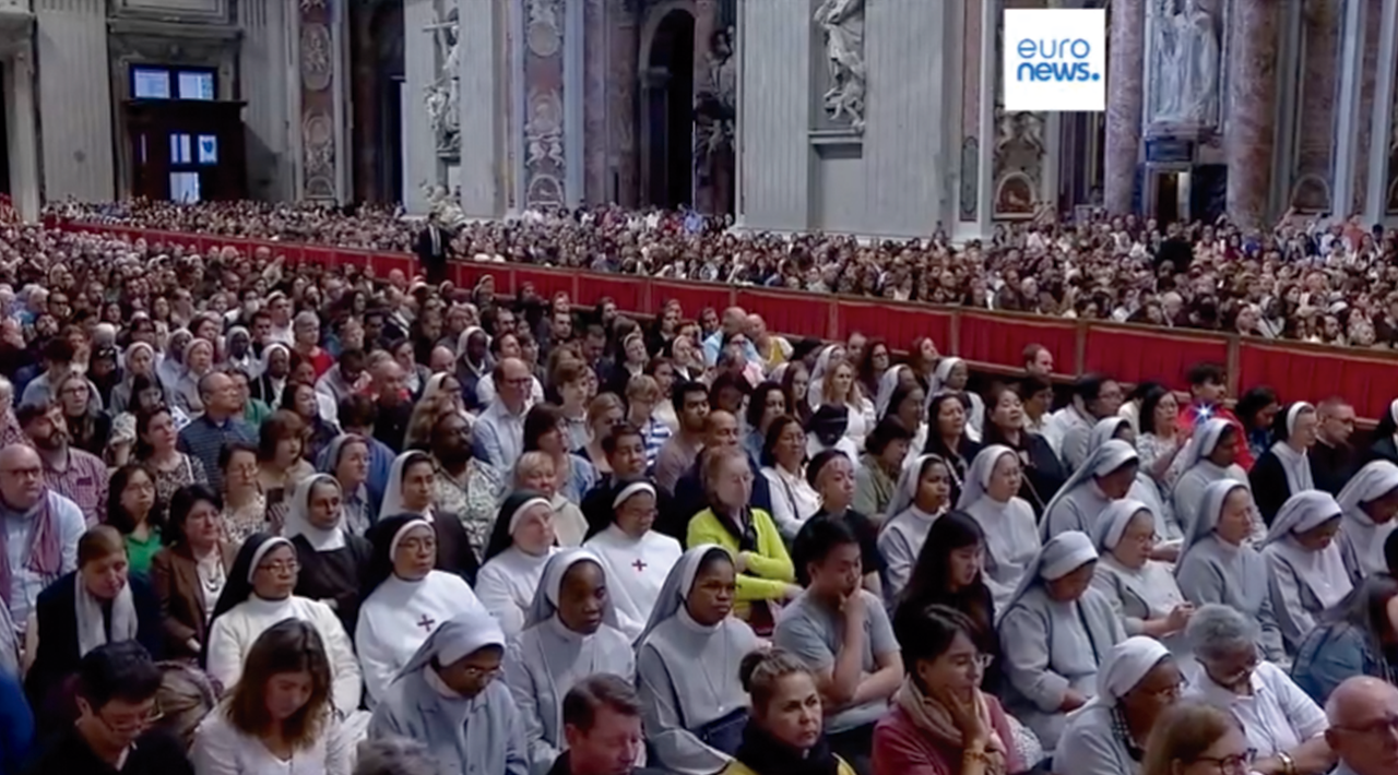 El papa Francisco urge a abrir la Iglesia a las mujeres