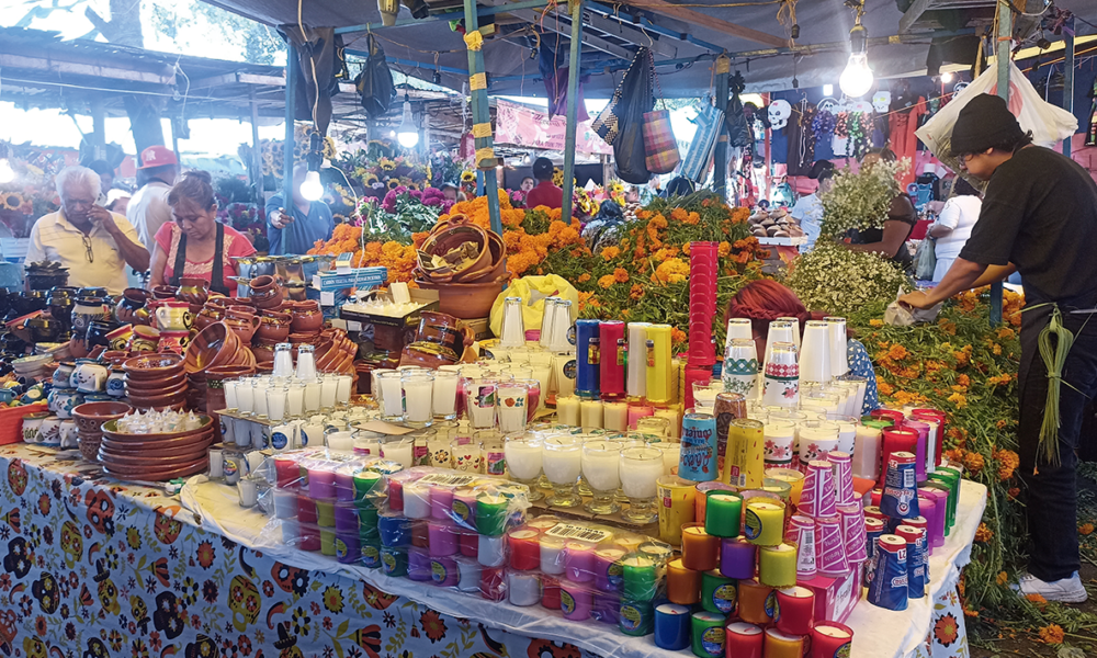 Mercado Adolfo López Mateos: Un Festín de Colores y Tradiciones para el Día de Muertos