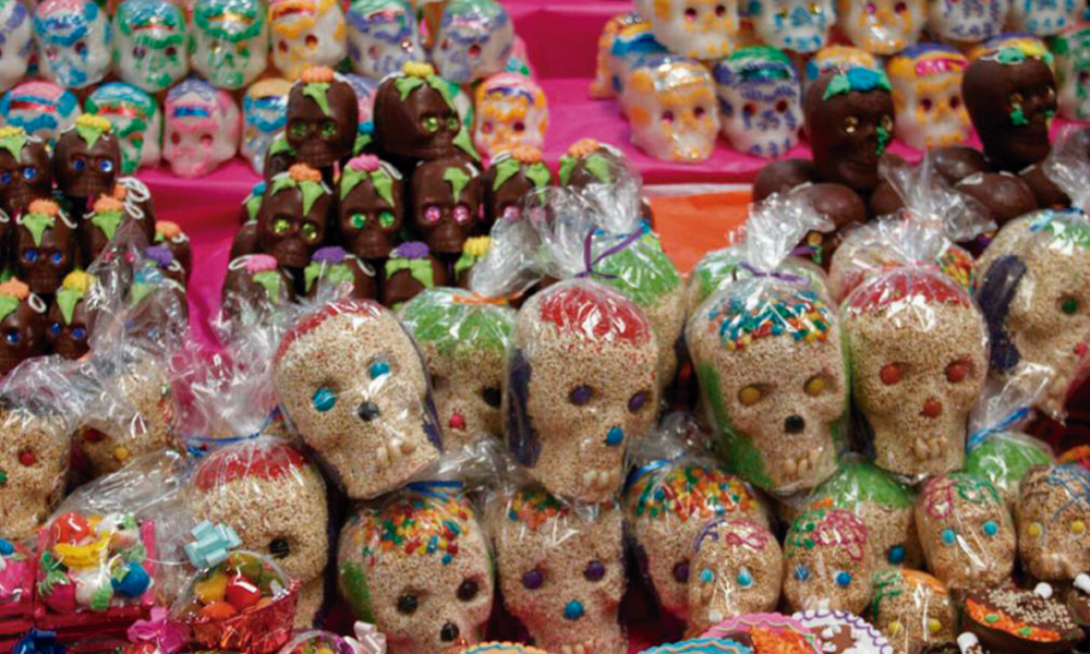 Tianguis de Día de Muertos: Un Espacio Tradicional para Surtir Ofrendas y Festividades