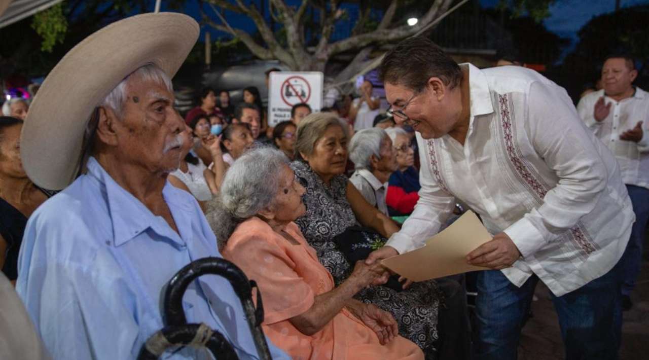 Caravana por el Día del Adulto Mayor: Homenaje a su Contribución en Morelos