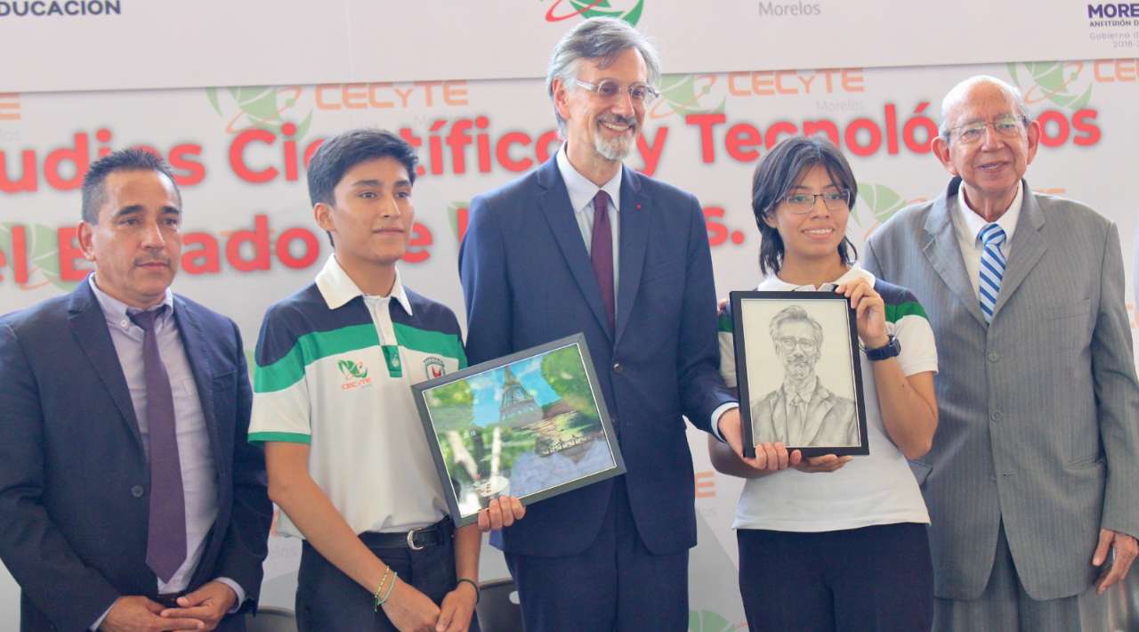 Firma Secretaría de Educación convenio de colaboración con embajada de Francia en México