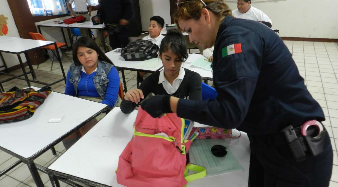 Debate Renovado: ¿Debe regresarse el operativo mochila a las escuelas para prevenir incidentes?