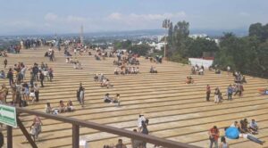 Gran Afluencia en el Centro Cultural Teopanzolco para Observar el Eclipse Solar