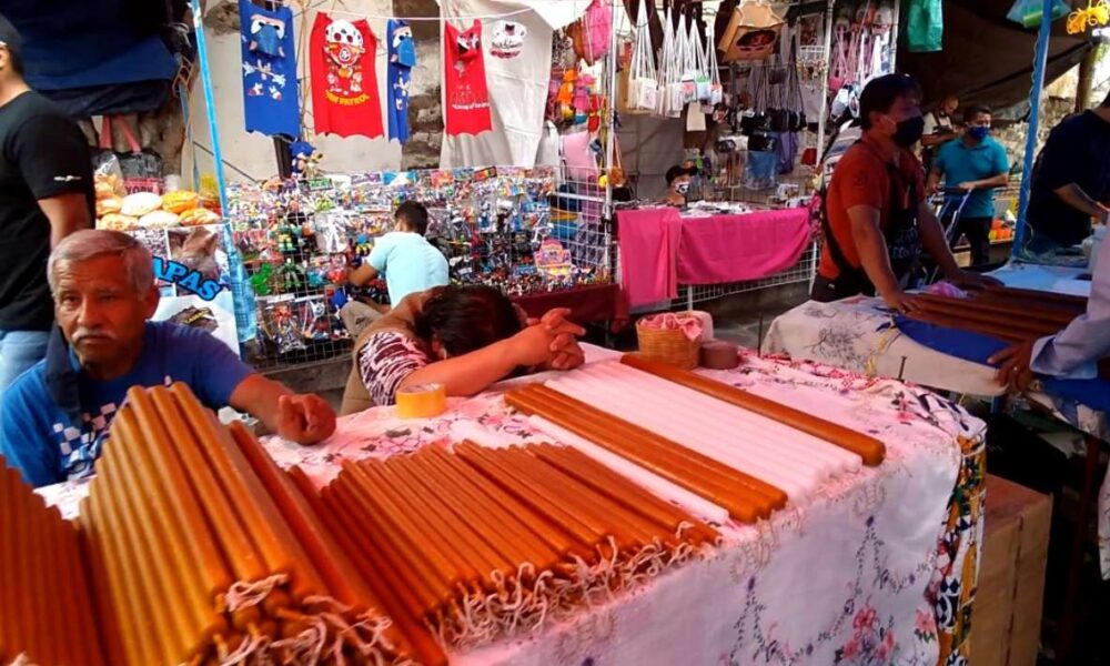 El Tianguis de “Día de Muertos” Vuelve a Cuautla después de Tres Años