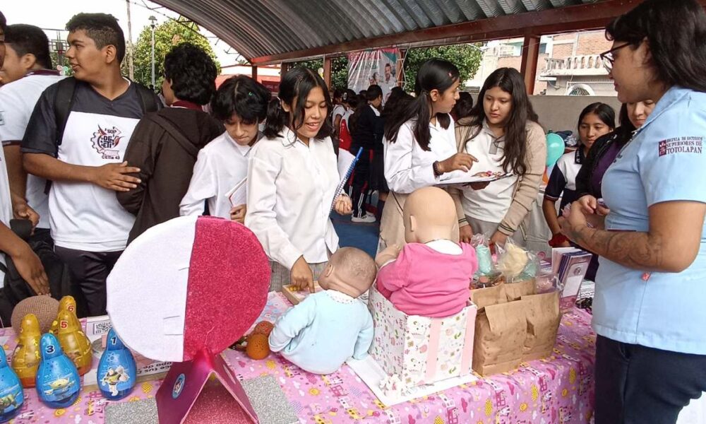 Caravana de la Salud en Xochitepec aborda temas de bienestar para estudiantes de secundaria y preparatoria