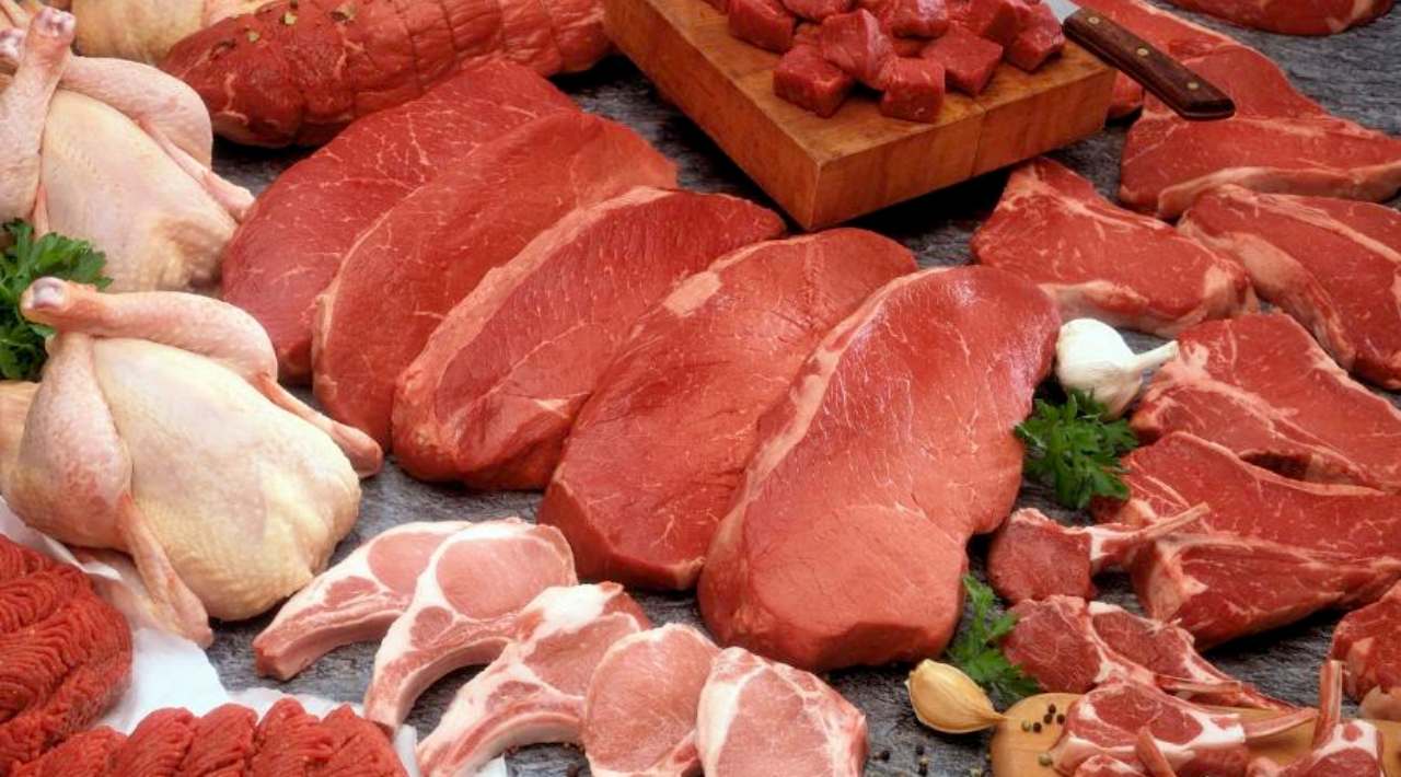 Escasez de carne de cerdo y pollo podría aumentar los precios en México en 2024