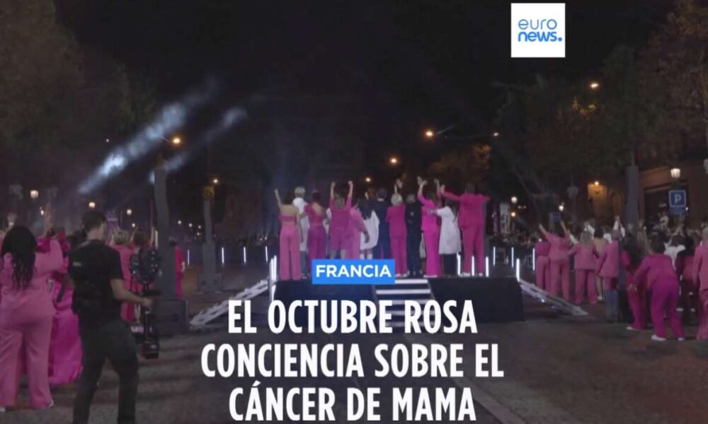 Marea rosa en los Campos Elíseos contra el cáncer de mama