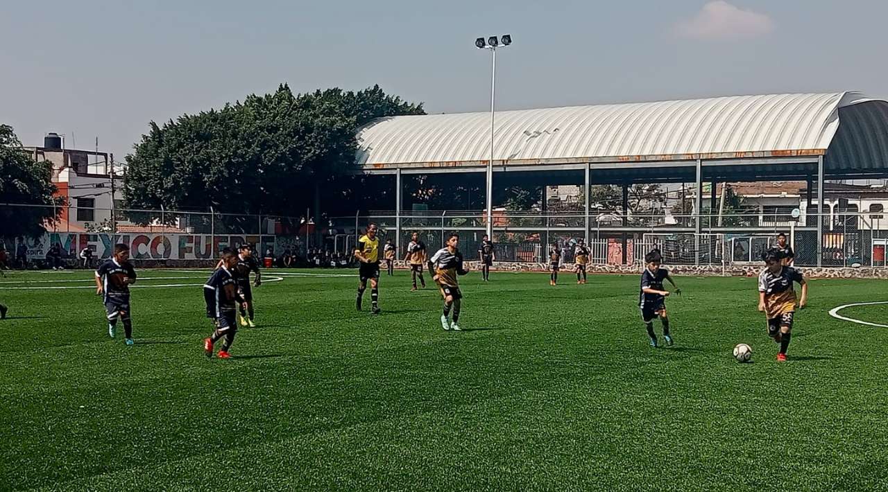 Emocionante Jornada Deportiva: Encuentros en la Cancha A. Mostache