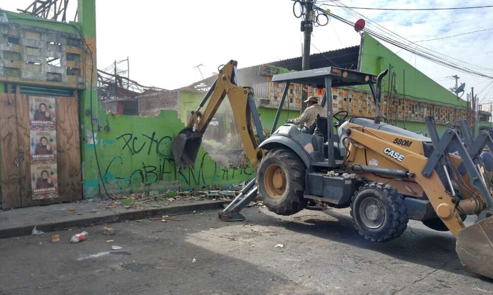 Inician demolición del mercado “Hermenegildo Galeana” en Cuautla, preparando el terreno para la reconstrucción