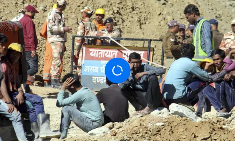 Hay lentitud en el rescate de 40 obreros en India, la gente protesta