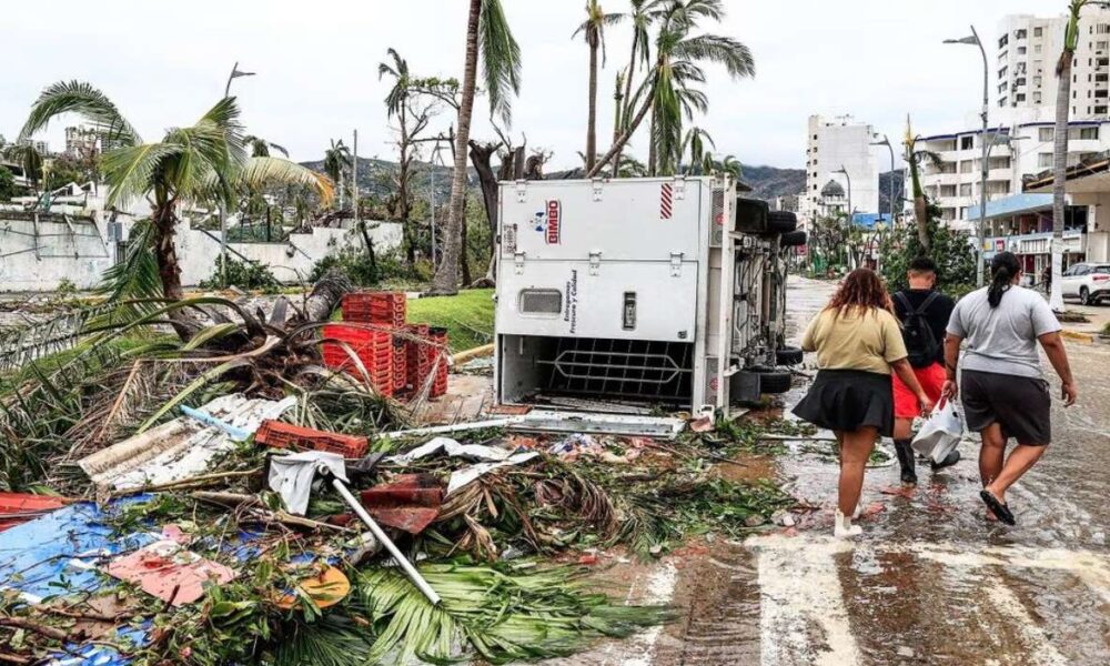 Hospitales de Morelos brindan ayuda a damnificados por Huracán Otis en Guerrero