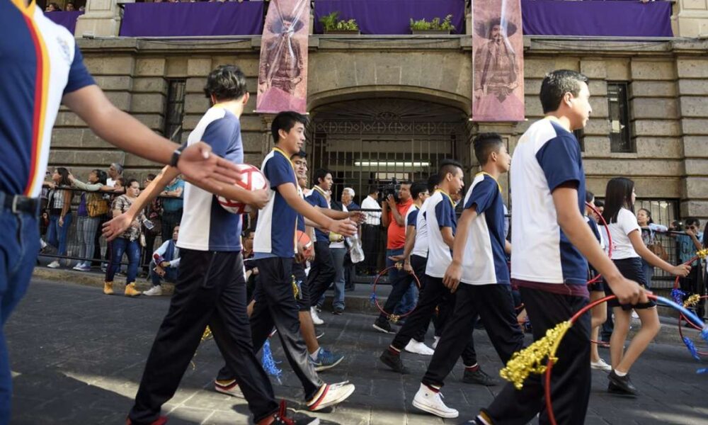 Conmemoración Histórica: Desfile Deportivo por el 113 Aniversario de la Revolución Mexicana en Cuernavaca