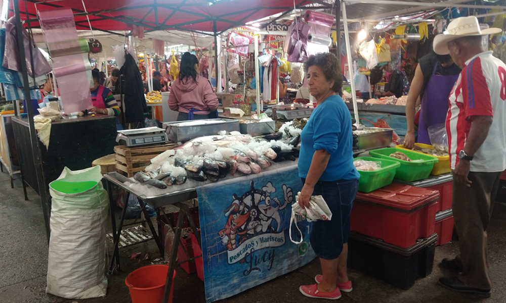 Reportan poca demanda y bajo consumo de pollo, uno de los alimentos tradicionales de las fiestas decembrinas