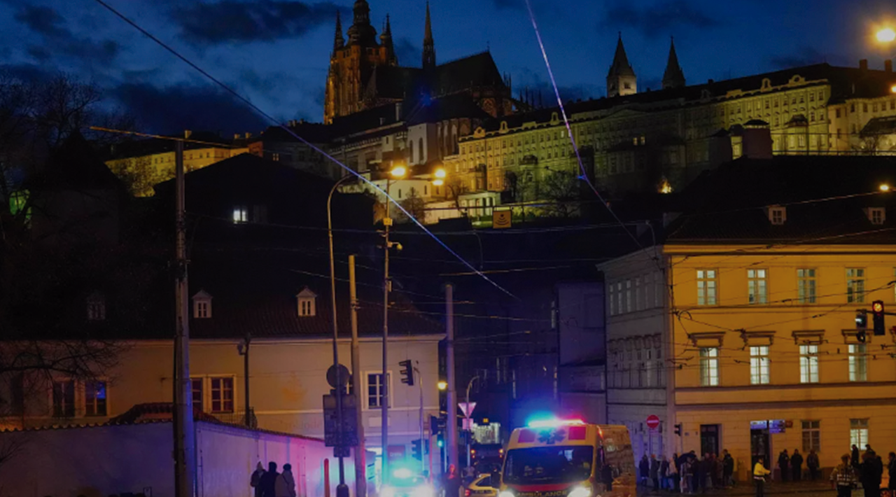 TIROTEO EN UNIVERSIDAD EN PRAGA DEJA VARIOS MUERTOS