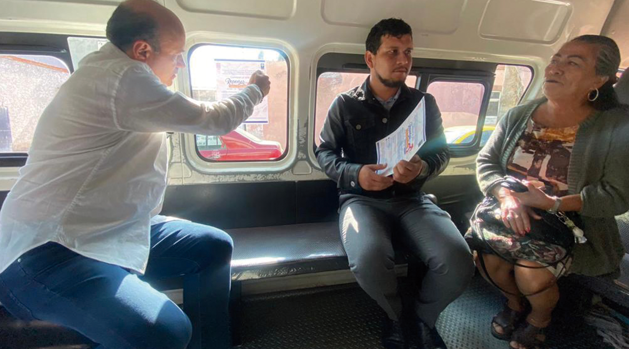 Ayuntamiento de Cuautla y asociación “Creativería Social” anuncian convocatoria para taller “Repensar las Masculinidades desde la Interculturalidad”, que promueven en transporte público