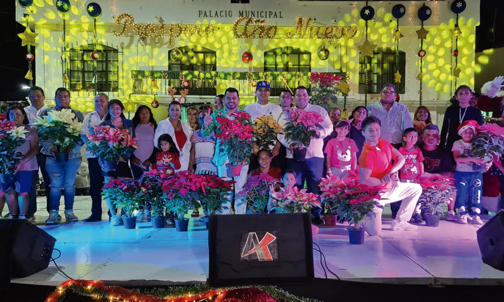 Reconocen a productores de ornato en la segunda Expo Nochebuena Xochitepec 2023 