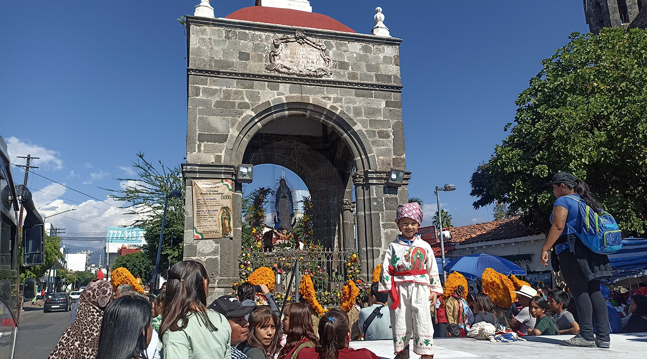 Con músicas y bailes celebran en el chapitel del calvario el 12 de diciembre, Fiesta Nacional en honor a la virgen de Guadalupe