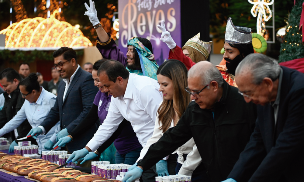 Más de 3 mil morelenses participaron en la tradicional partida de Rosca de Reyes