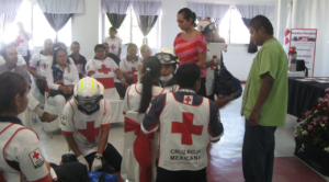  A través del curso “Acceso más Seguro”, paramédicos de la Cruz Roja, toman medidas preventivas al brindar atención en escenas de riesgo.