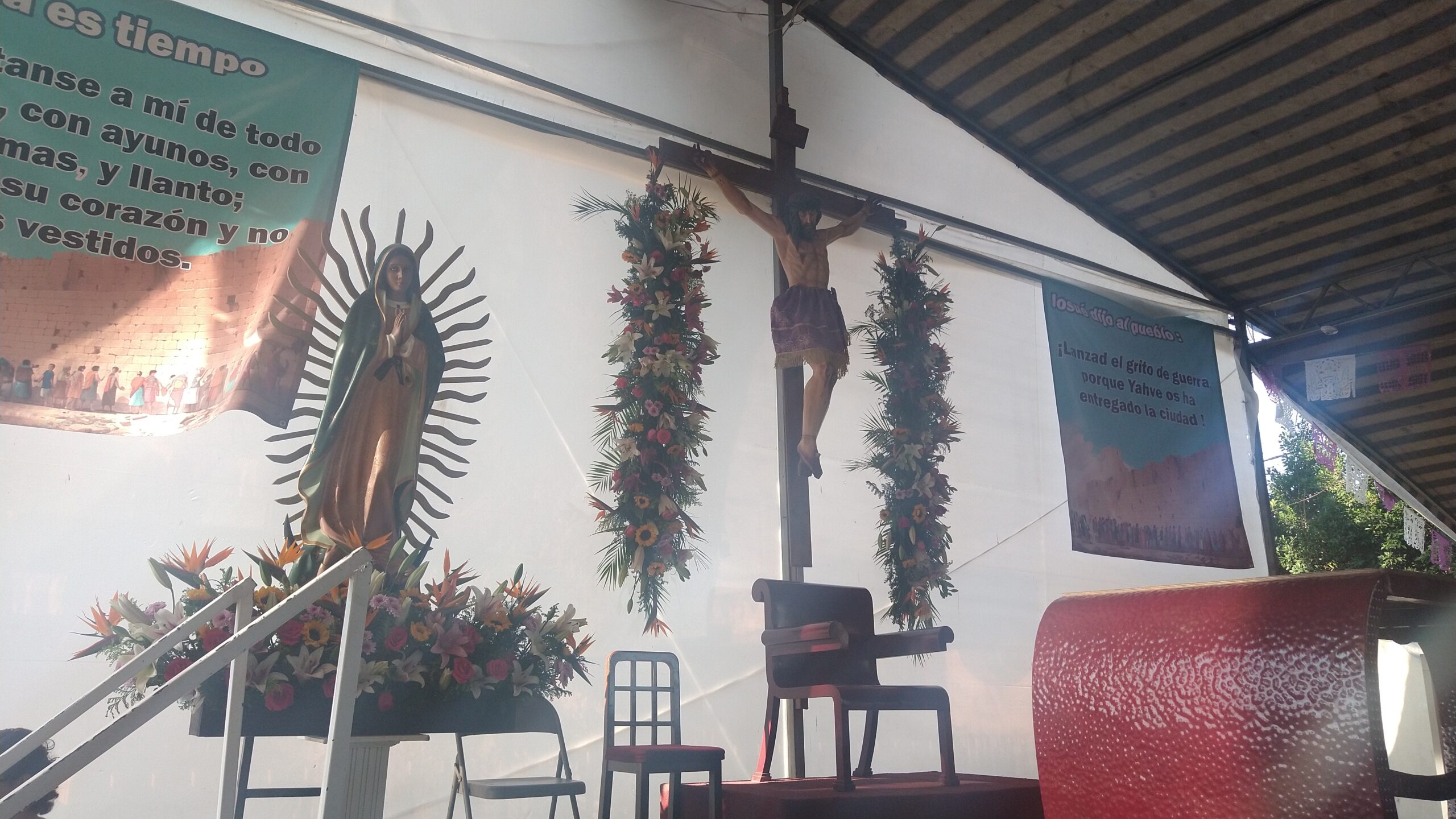 Fieles católicos mantienen viva la veneración al Señor de Xochitengo en Cuautla, durante el segundo viernes de Cuaresma