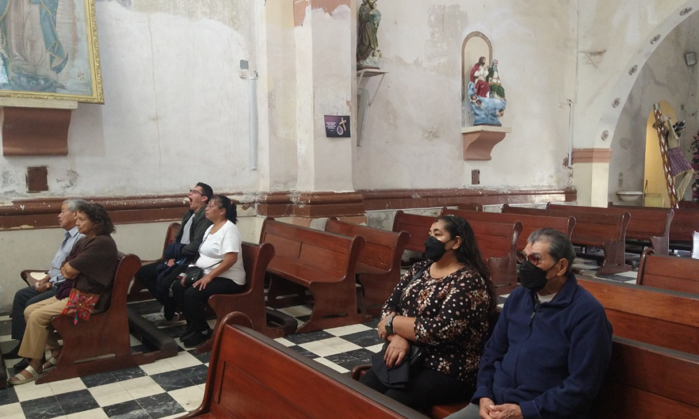 Exhorta la iglesia católica a orar por la paz mundial en el inicio de la cuaresma e imposición de la ceniza a sus feligreses