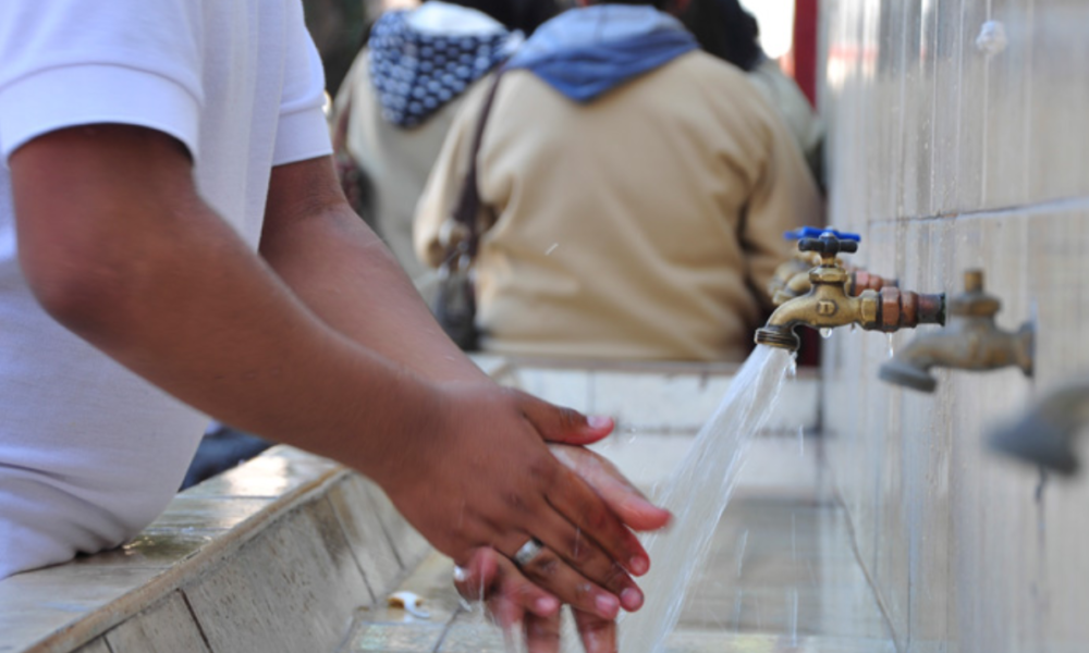 Descarta el secretario de Educación, problemas de agua en las escuelas por tema de estiaje