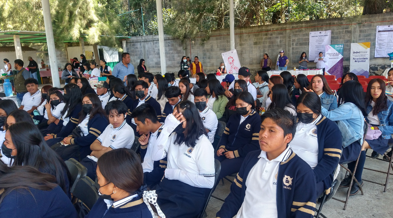 Por la reiterada caída de ceniza del volcán Popocatépetl en el Emsad 07 de Jumiltepec, se tienen protocolos de protección a sus 180 estudiantes, que se revisan cada mes