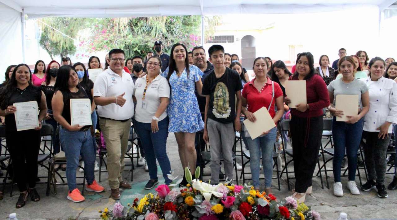 Empoderamiento Femenino: ICATMOR capacita a mujeres para el éxito laboral y emprendedor