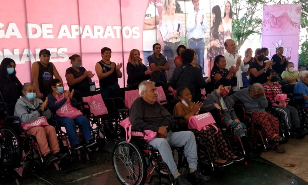 El Programa Permanente de Aparatos Funcionales del DIF Cuautla entrega 30 sillas de ruedas y cuatro apoyos funcionales a personas vulnerables del municipio