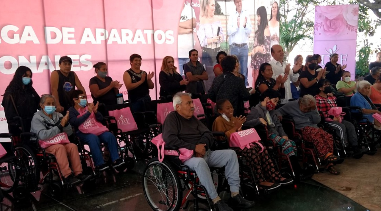 El Programa Permanente de Aparatos Funcionales del DIF Cuautla entrega 30 sillas de ruedas y cuatro apoyos funcionales a personas vulnerables del municipio