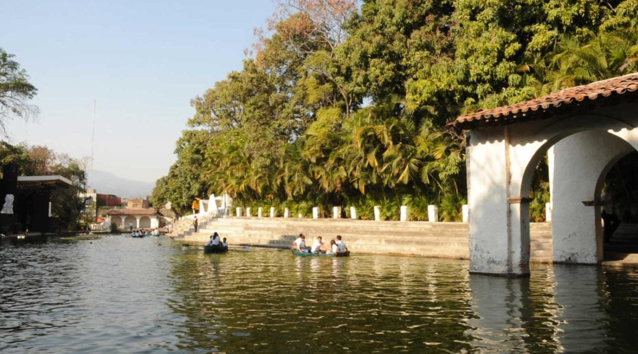 Celebra el CCE la pronta reapertura del Jardín Borda