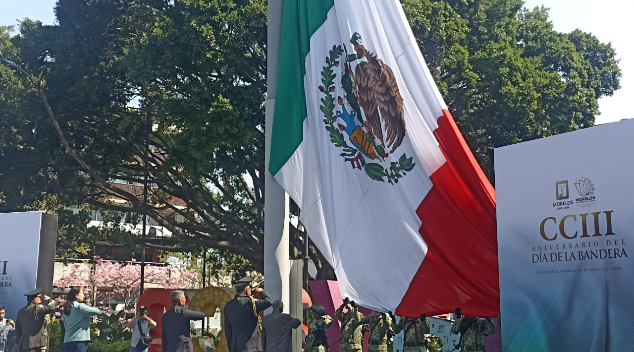 Conmemoran autoridades del poder Ejecutivo el Día de la Bandera