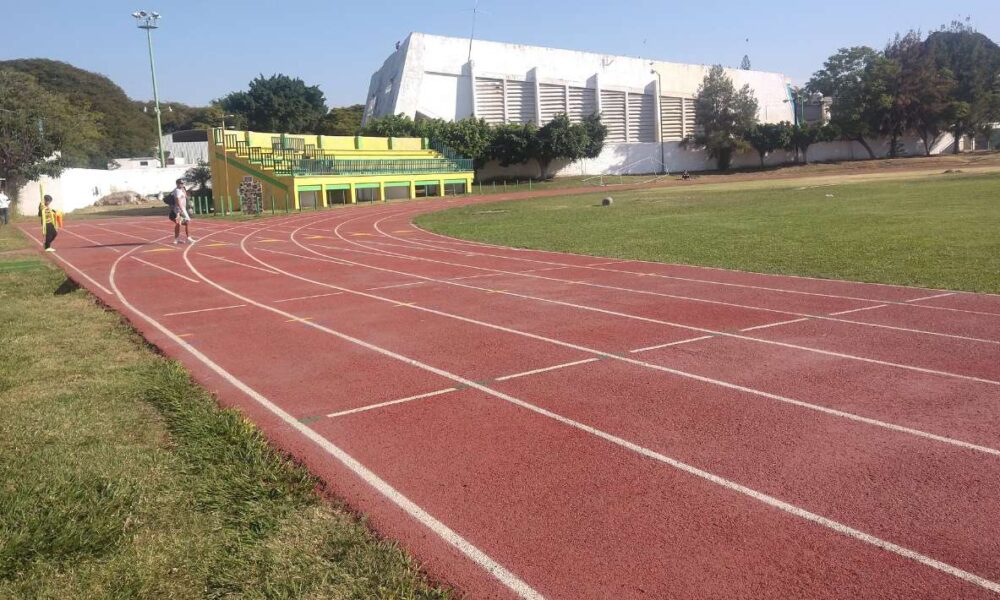 Avanza remodelación de la Unidad Deportiva ‘José María Morelos’: Nuevas canchas y auditorio reforzado