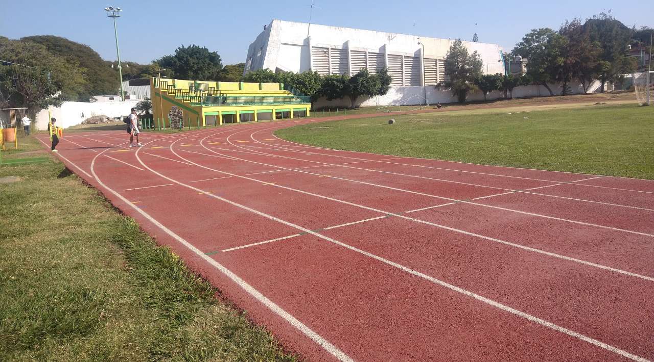 Avanza remodelación de la Unidad Deportiva ‘José María Morelos’: Nuevas canchas y auditorio reforzado