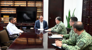 Acuerdan el Gobernador Cuauhtémoc Blanco Bravo y el comandante de la vigésima cuarta zona militar reforzar el trabajo coordinado por la seguridad ciudadana