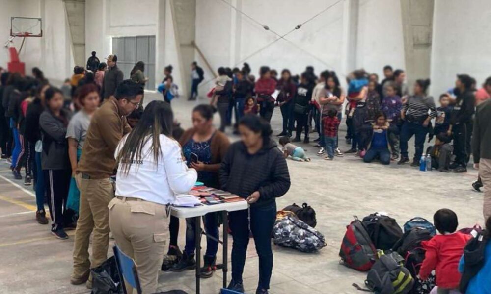 INM asegura tractocamión con 226 migrantes en Saltillo, Coahuila