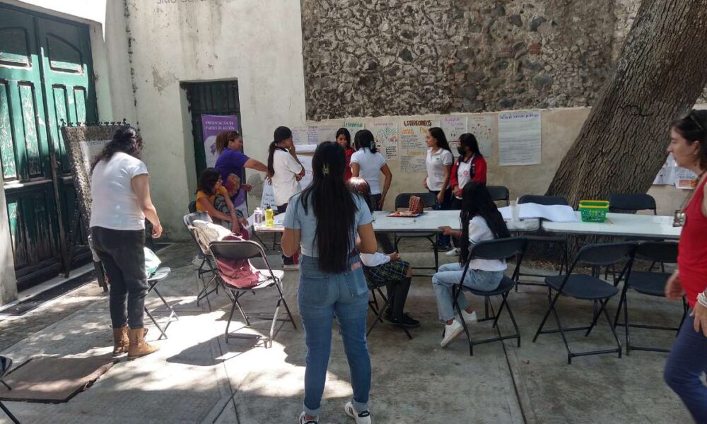 El programa “Enrédate con tus Derechos y Participa en tus Decisiones”, propicia que 120 estudiantes de secundaria y preparatoria de cuatro municipios de Morelos identifiquen la violencia hacia las mujeres y la contaminación