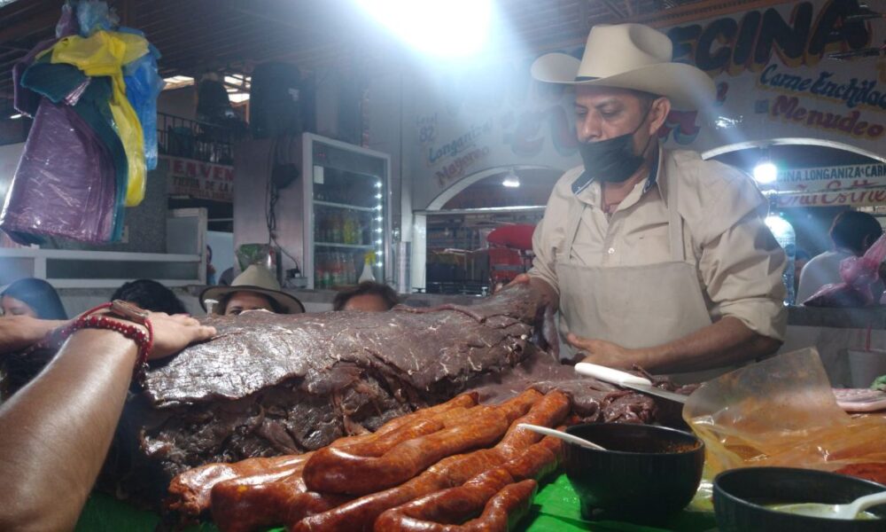 Locatarios del mercado de Yecapixtla confían en mejorar ventas en Semana Santa