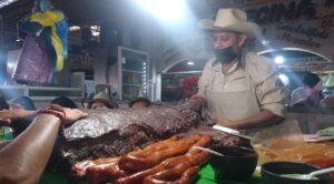 Locatarios del mercado de Yecapixtla confían en mejorar ventas en Semana Santa