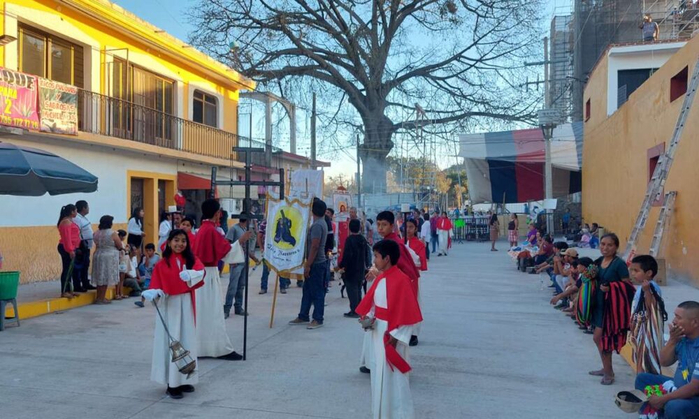 Revive la devoción: Feria del Tercer Viernes de Cuaresma atrae multitudes en Tepalcingo